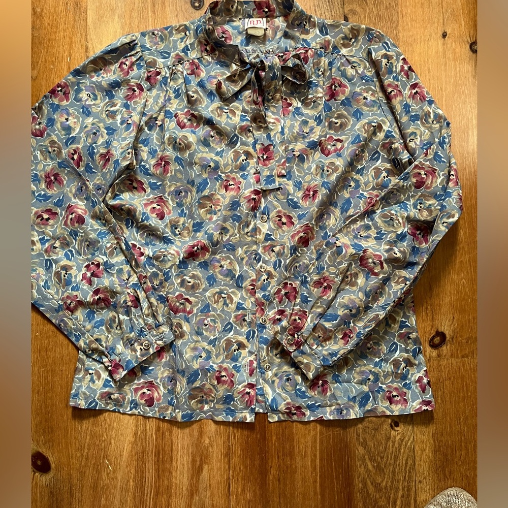 Vintage button down floral blouse